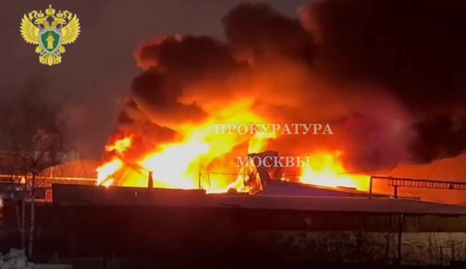 На юге Москвы загорелся склад фреона На юге Москвы загорелся склад фреона
