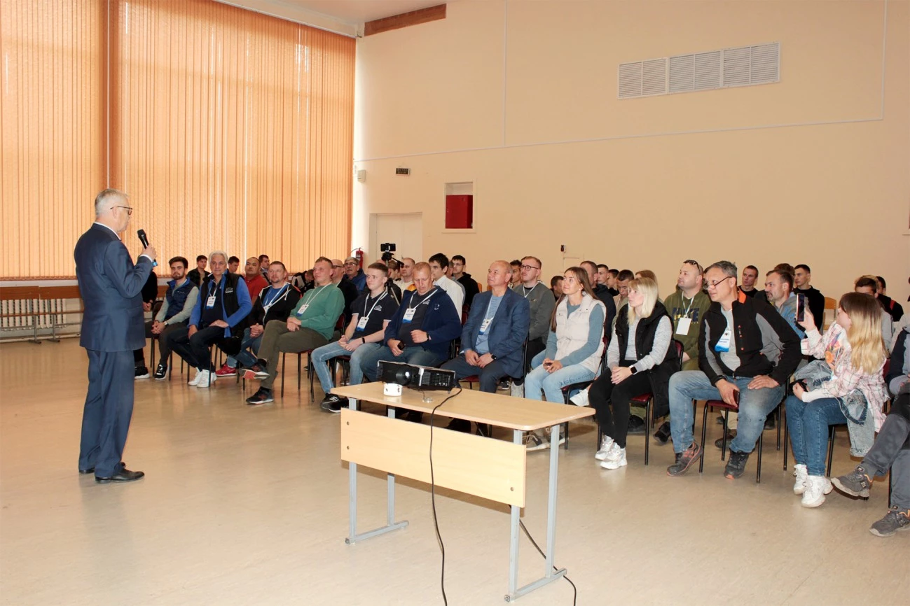 Студенты Димитровградского технико-экономического колледжа (ДиТЭК) Студенты Димитровградского технико-экономического колледжа (ДиТЭК)