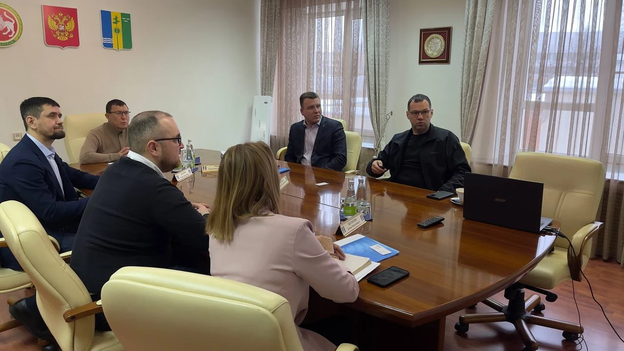 Мэр Нижнекамска Рамиль Муллин встретился с представителями Polair Group