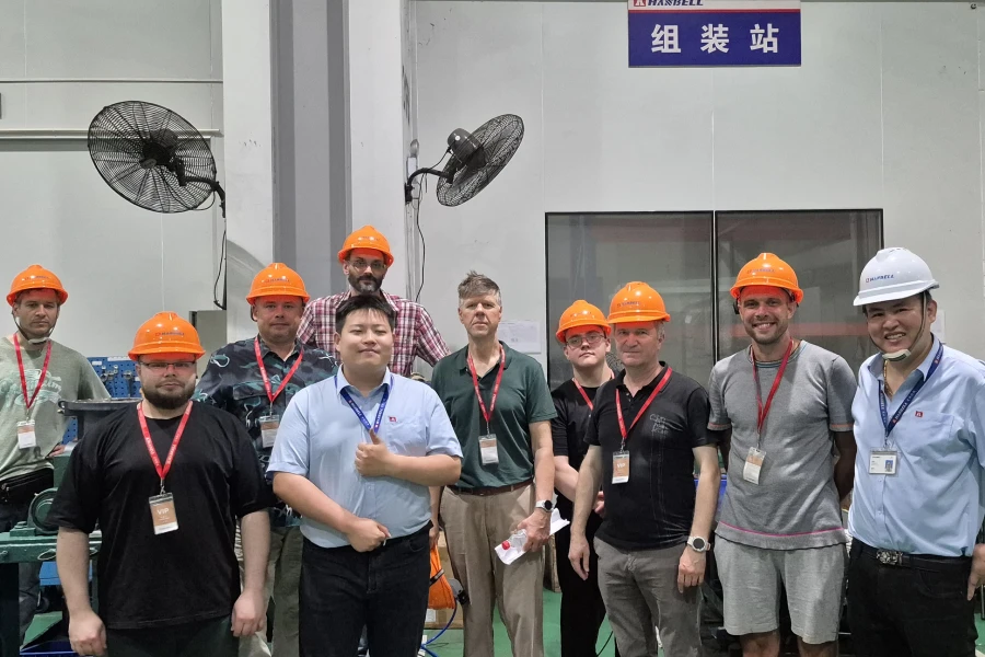 Российские сервисные специалисты прошли обучение на заводе SHANGHAI HANBELL в Китае Российские сервисные специалисты прошли обучение на заводе SHANGHAI HANBELL в Китае