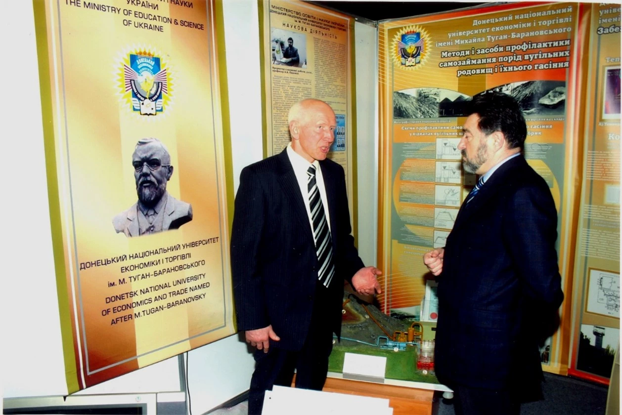 Д-р. техн. наук, профессор Осокин В.В.