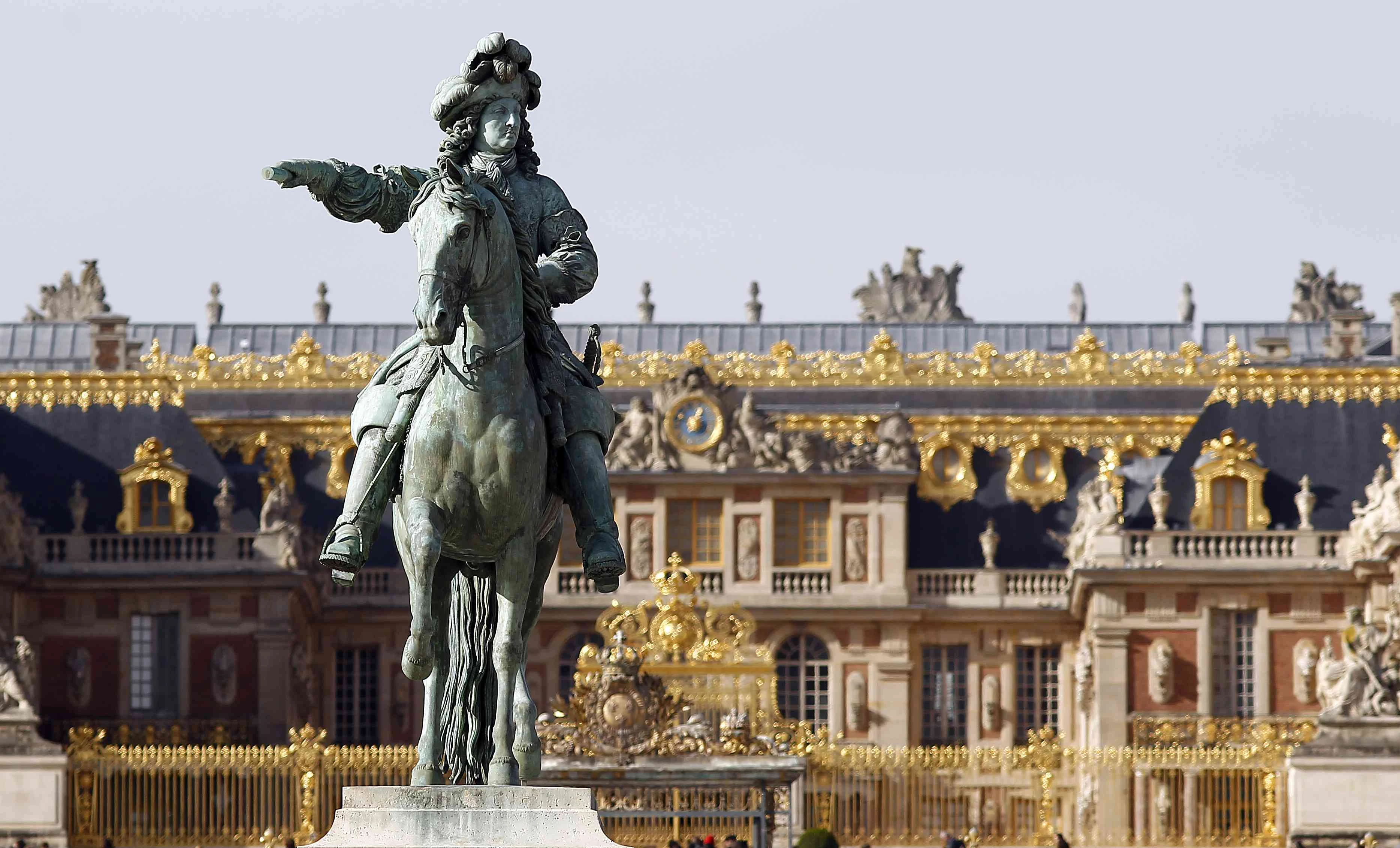 Конная статуя Людовика XIV в Версале