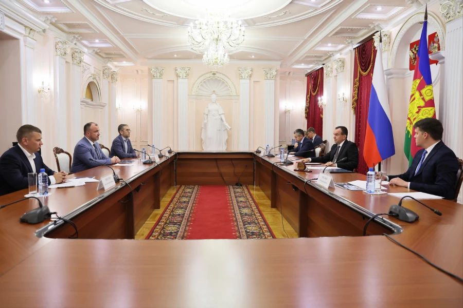 Губернатор Краснодарского края Вениамин Кондратьев встретился с учредителем компании «Холкор» Петром Головиным.
