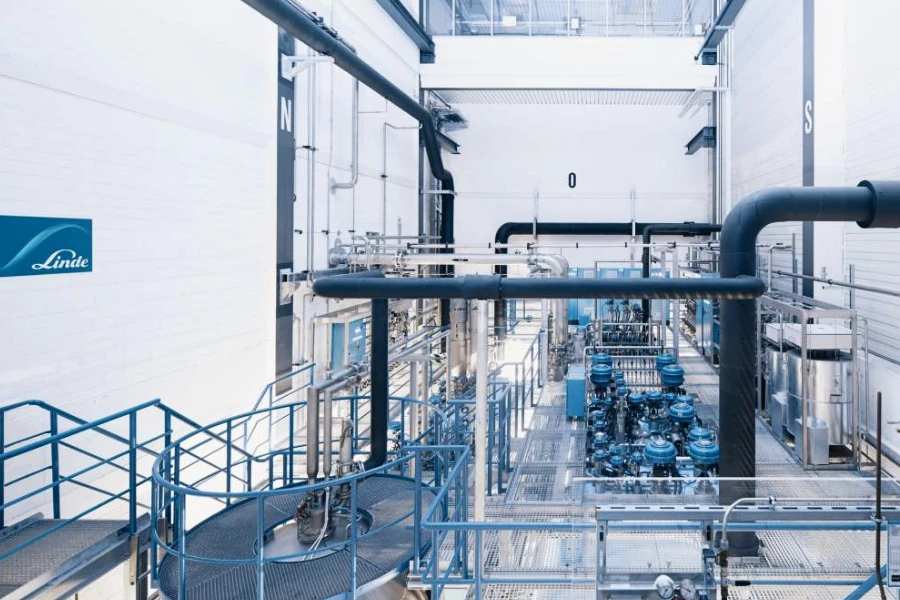 Linde Engineering поставит криогенную систему для первого в мире промышленного квантового компьютера