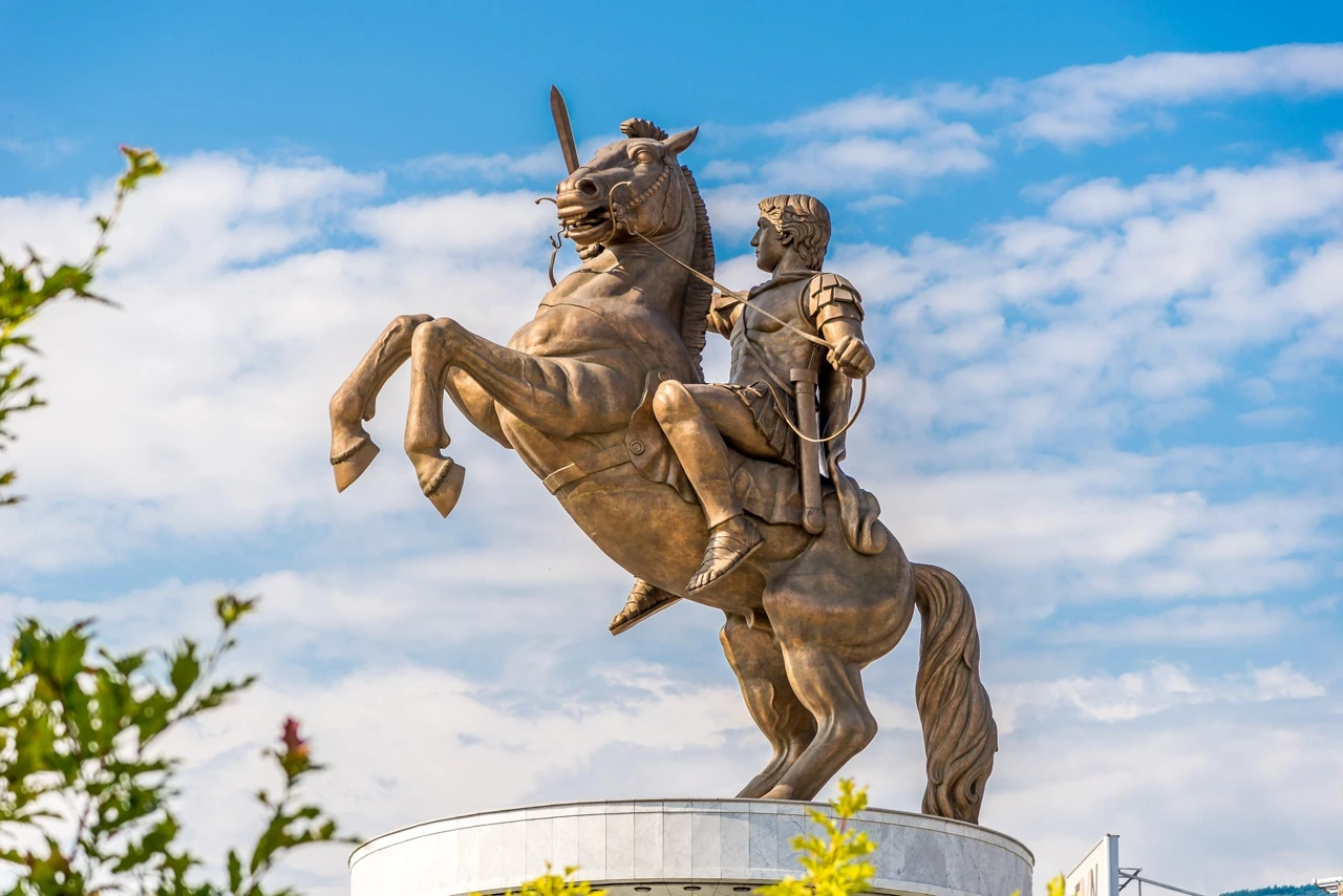 Конная статуя Александра Македонского в Скопье